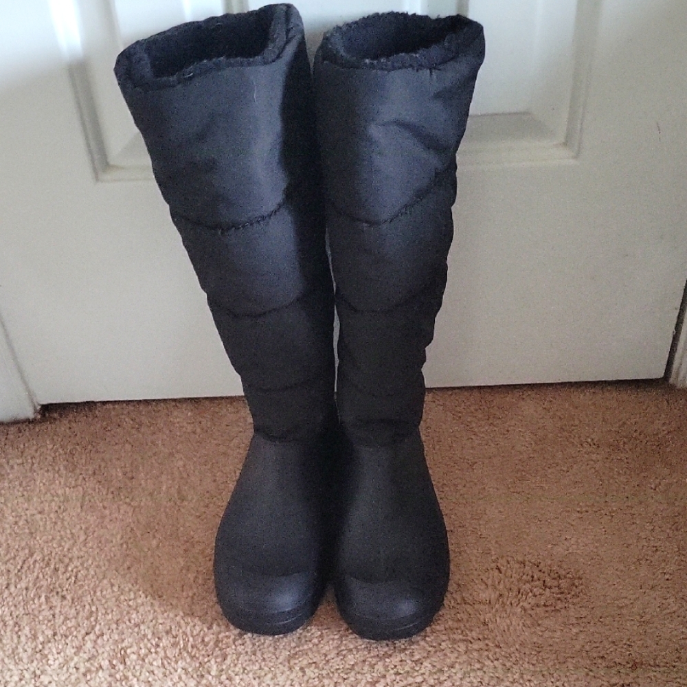 Black Quilted Knee-High Winter Boots with Comfortable Fit